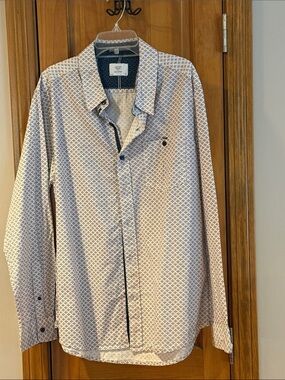 White & Navy Microprint Long-Sleeve Button-Down Shirt size large NWOT